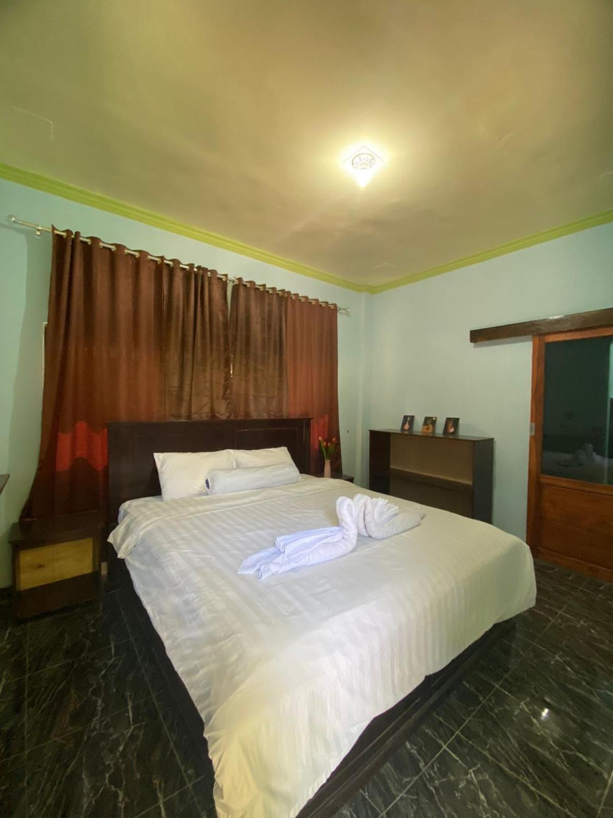 Kurnia Family Homestay & Restaurant! Huu Bagian luar foto