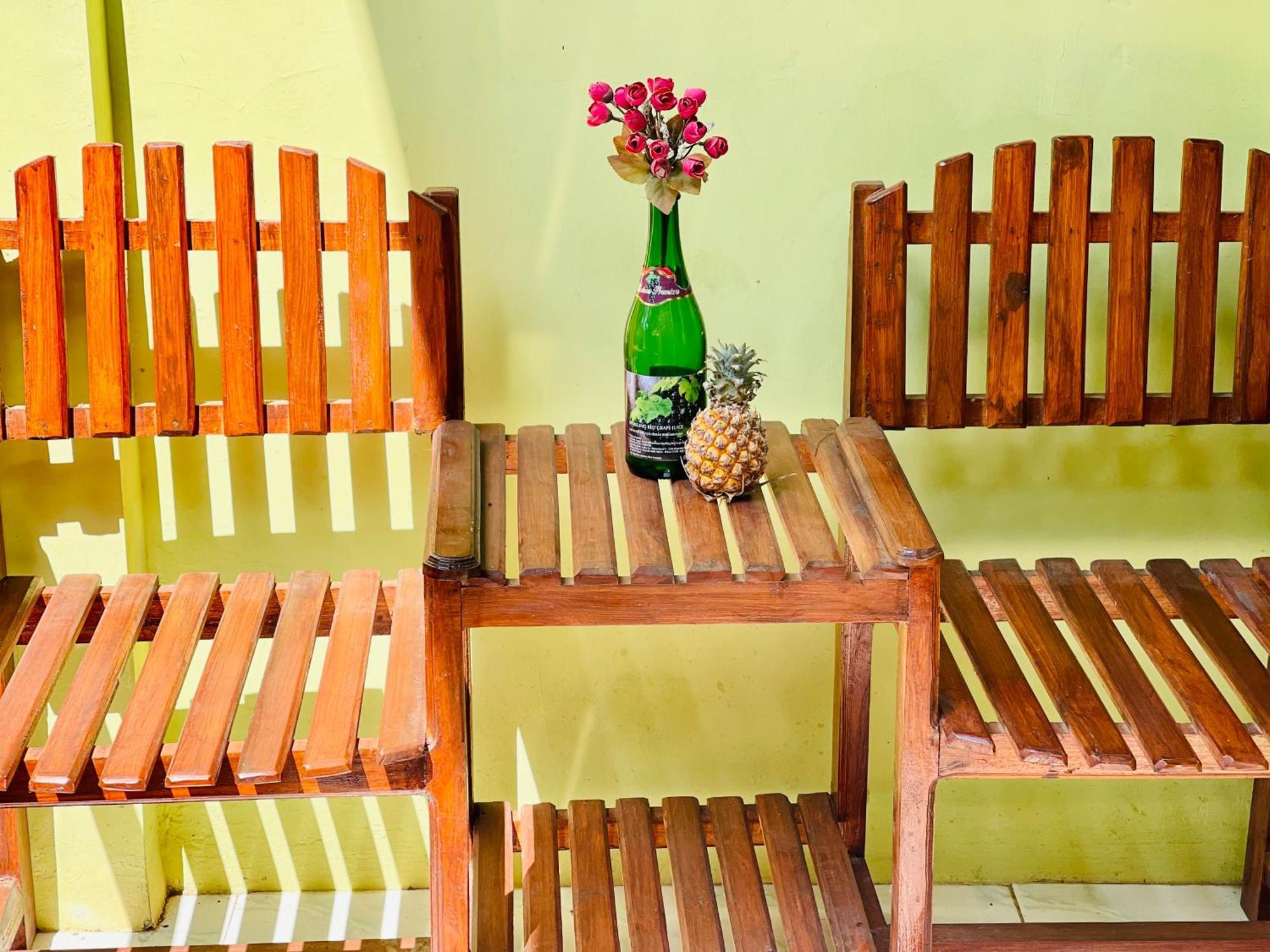 Kurnia Family Homestay & Restaurant! Huu Bagian luar foto